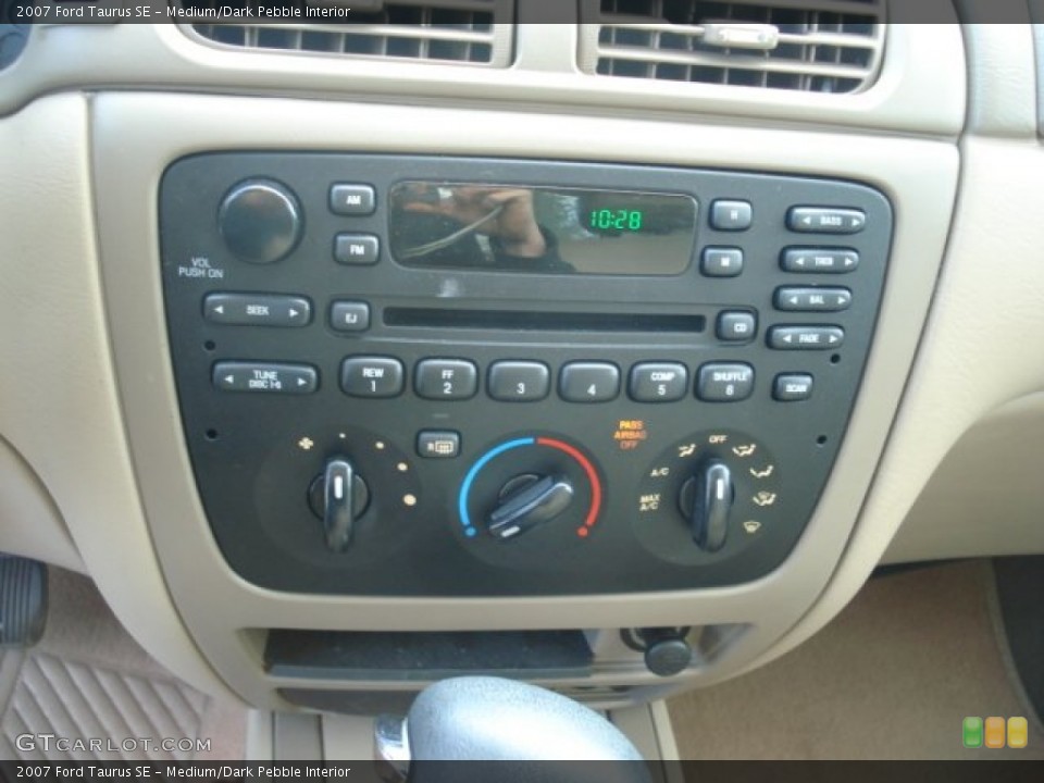 Medium/Dark Pebble Interior Controls for the 2007 Ford Taurus SE #63563738