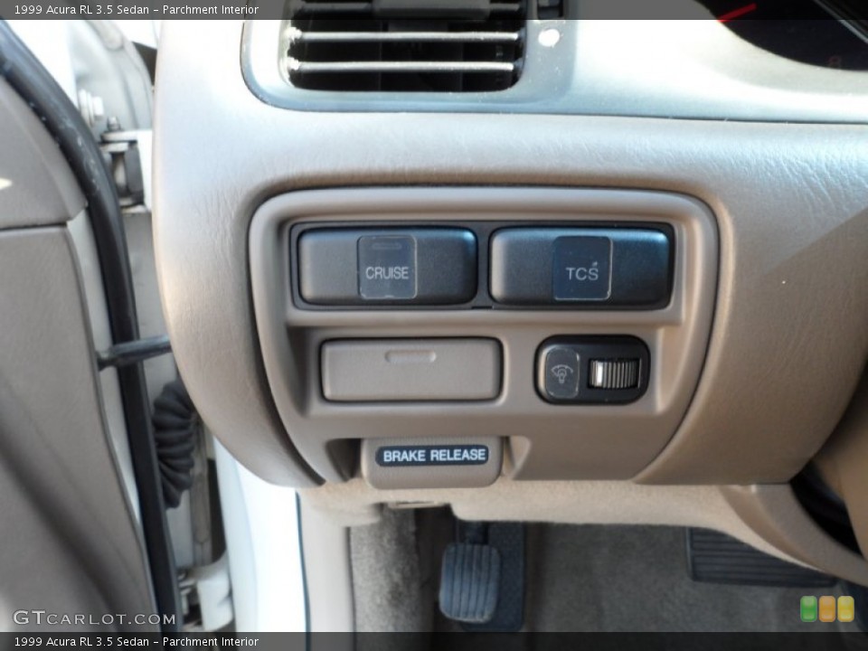 Parchment Interior Controls for the 1999 Acura RL 3.5 Sedan #63577073
