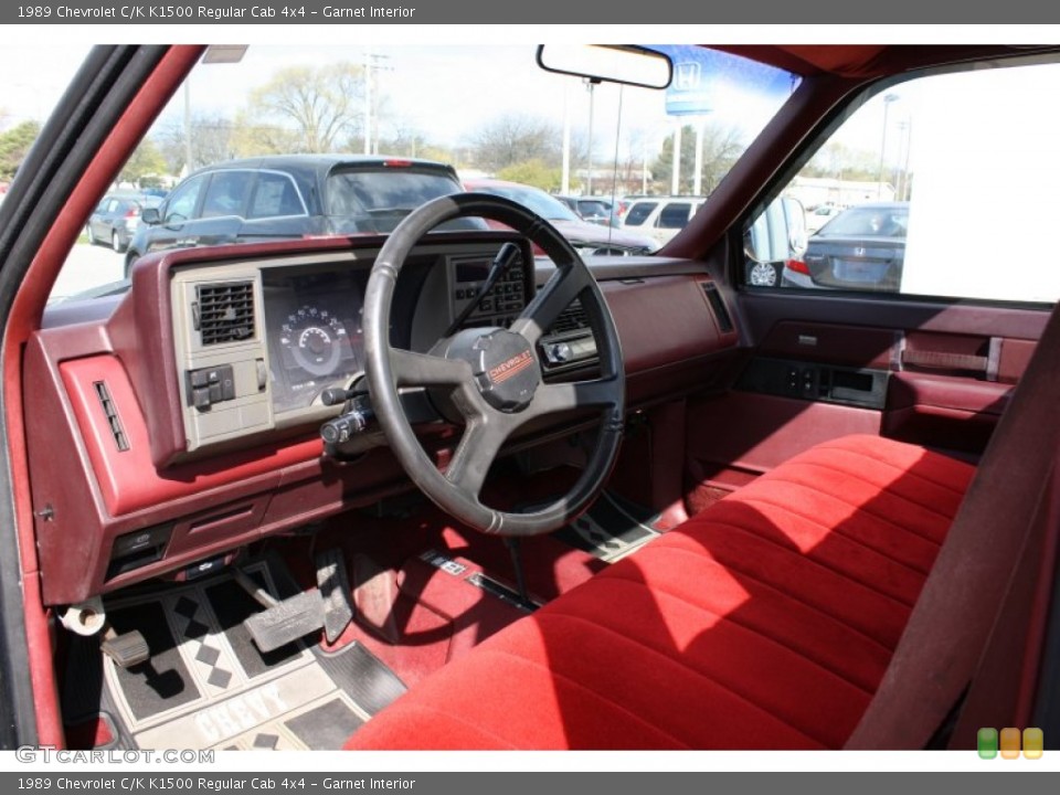Garnet Interior Photo for the 1989 Chevrolet C/K K1500 Regular Cab 4x4 #63582418