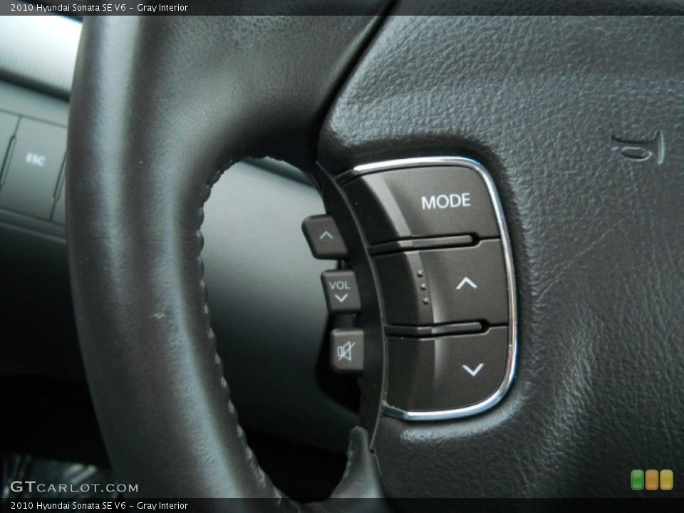 Gray Interior Controls for the 2010 Hyundai Sonata SE V6 #63586457