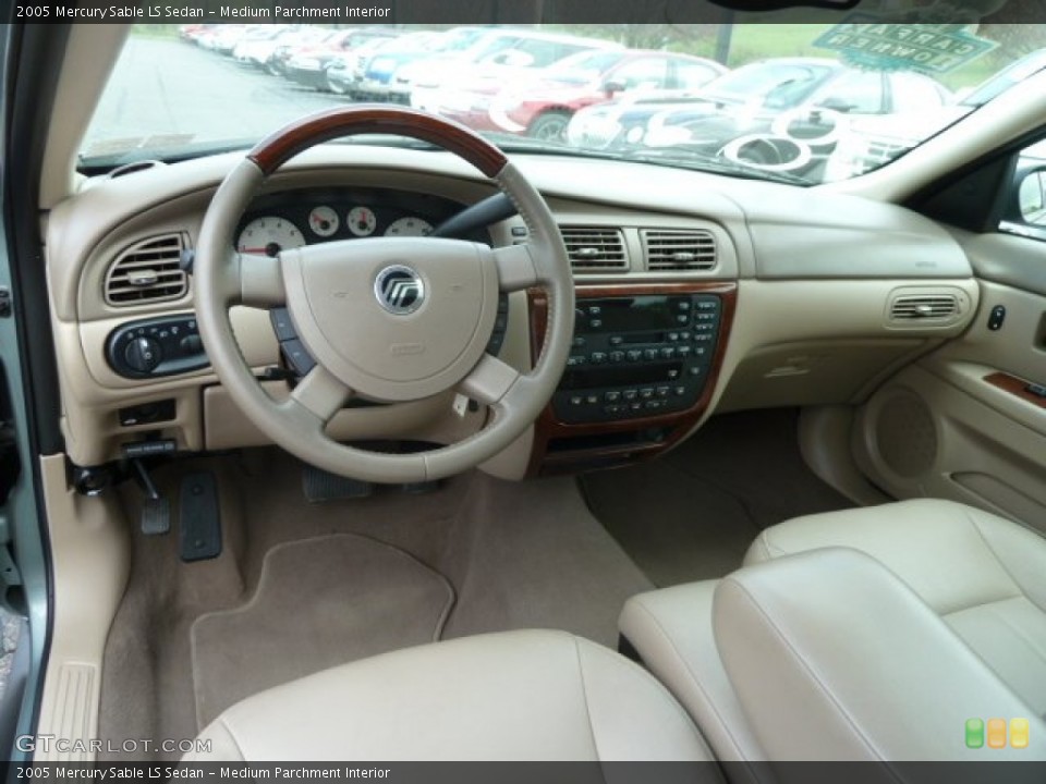 Medium Parchment Interior Photo for the 2005 Mercury Sable LS Sedan #63592327