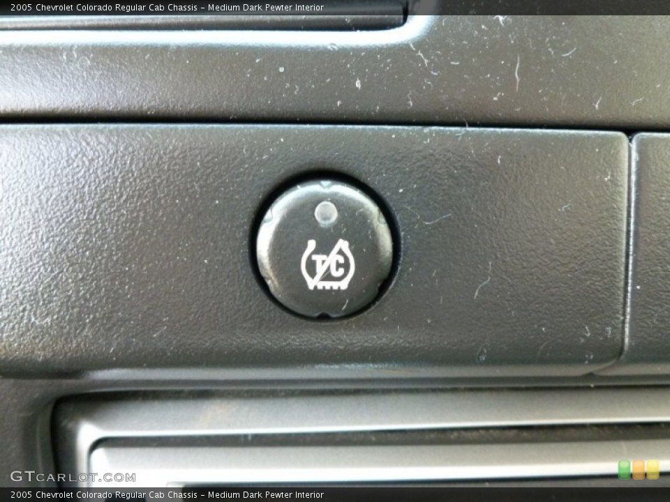 Medium Dark Pewter Interior Controls for the 2005 Chevrolet Colorado Regular Cab Chassis #63607822