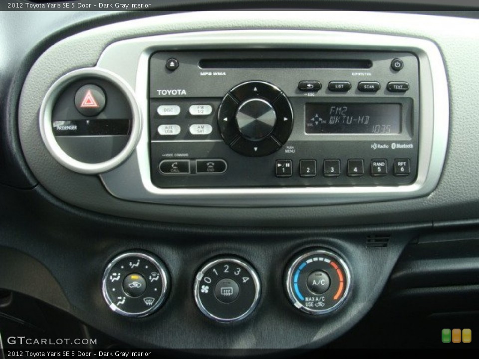 Dark Gray Interior Controls for the 2012 Toyota Yaris SE 5 Door #63647969