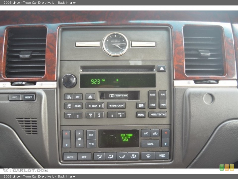 Black Interior Controls for the 2008 Lincoln Town Car Executive L #63667395