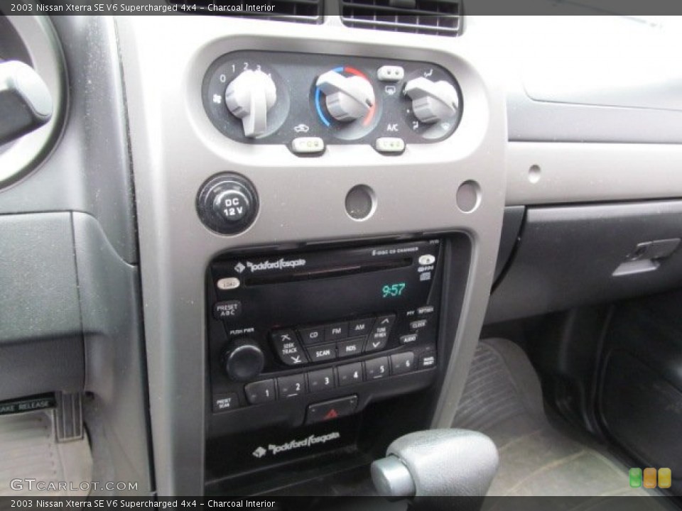 Charcoal Interior Controls for the 2003 Nissan Xterra SE V6 Supercharged 4x4 #63672789
