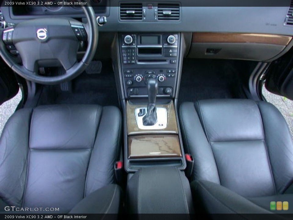 Off Black Interior Photo for the 2009 Volvo XC90 3.2 AWD #63673985