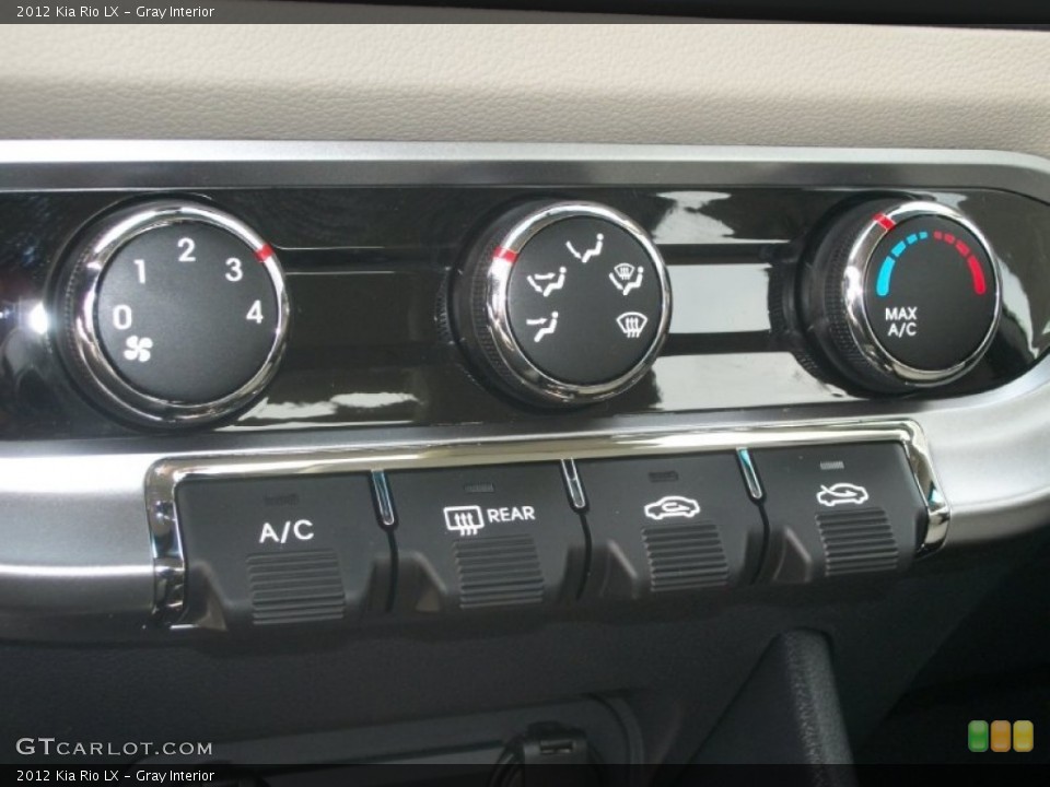 Gray Interior Controls for the 2012 Kia Rio LX #63689451
