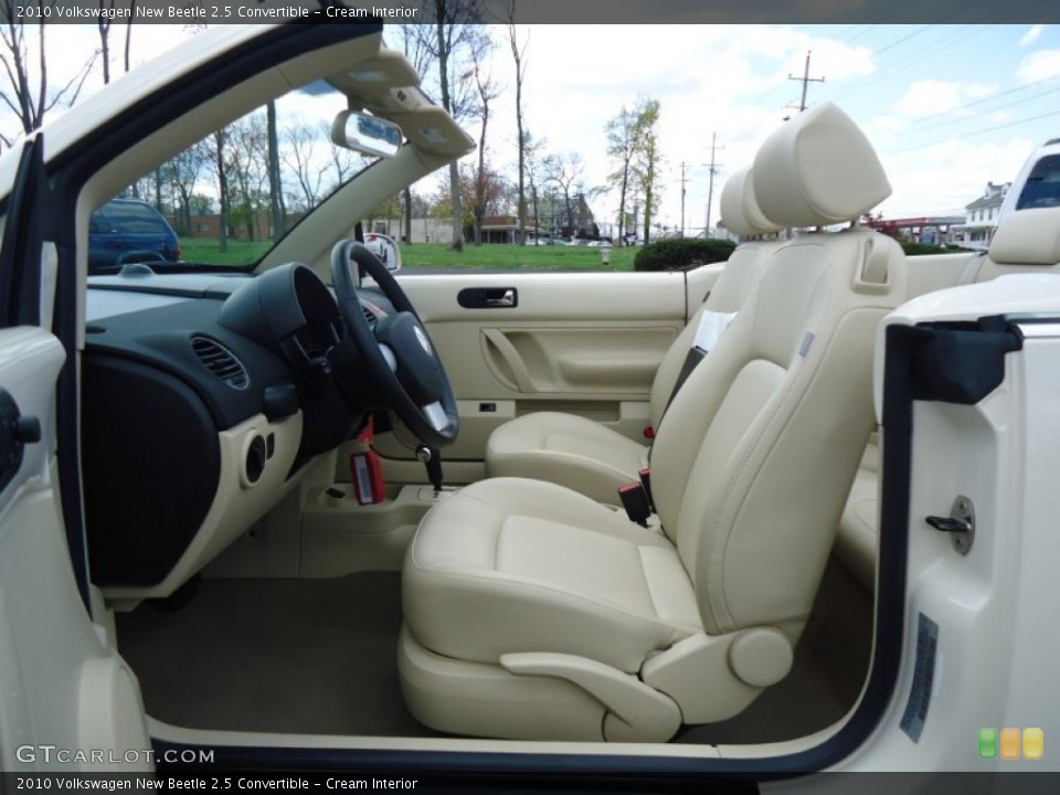 Cream Interior Photo for the 2010 Volkswagen New Beetle 2.5 Convertible #63727566