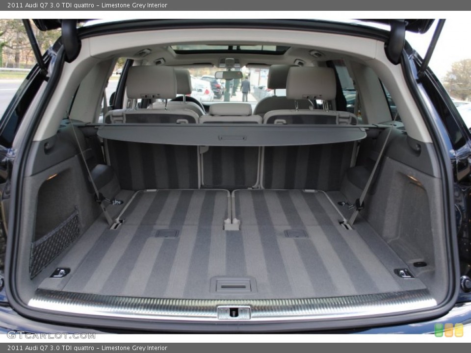 Limestone Grey 2011 Audi Q7 Interiors