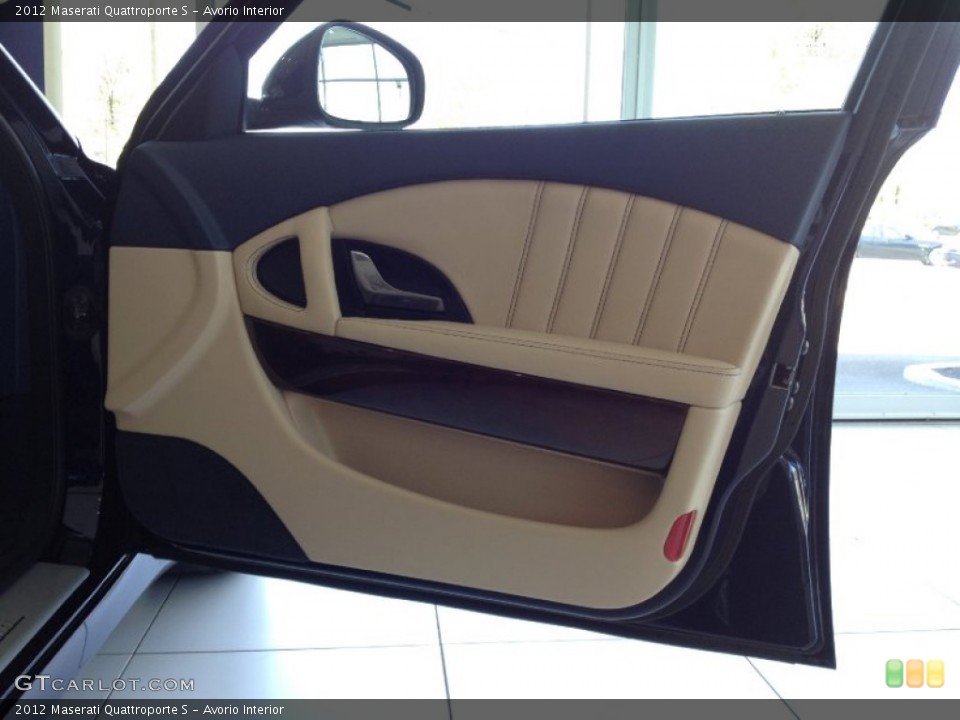 Avorio Interior Door Panel for the 2012 Maserati Quattroporte S #63805745