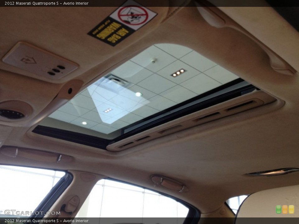Avorio Interior Sunroof for the 2012 Maserati Quattroporte S #63805810