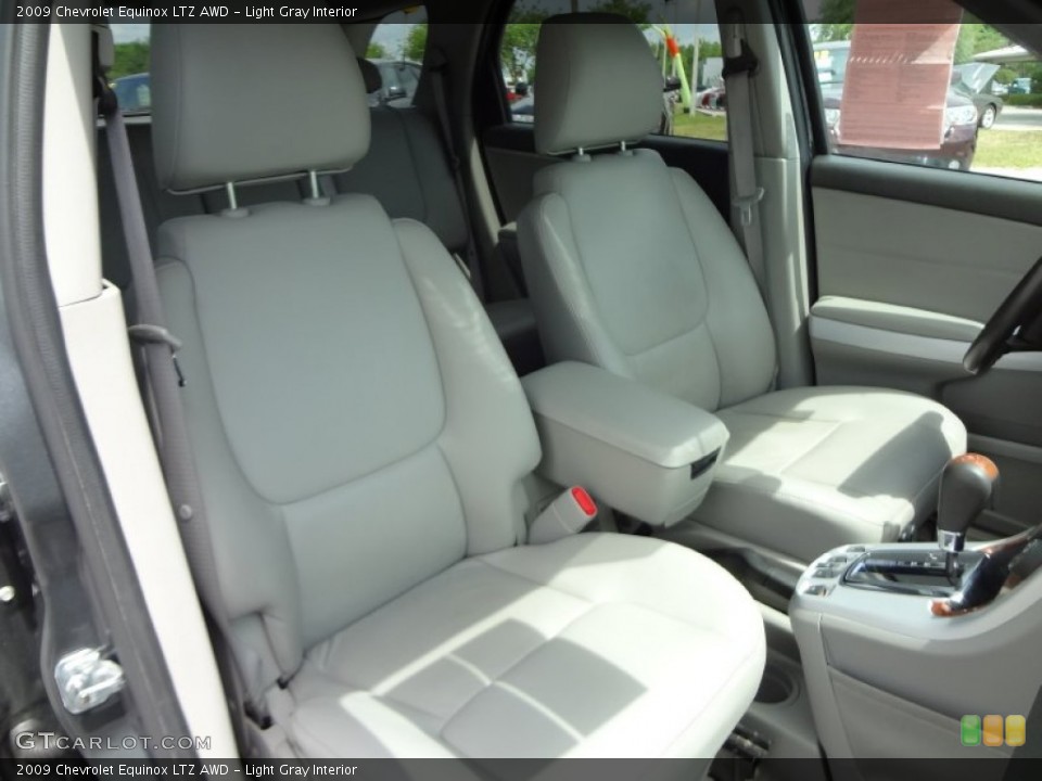 Light Gray Interior Photo for the 2009 Chevrolet Equinox LTZ AWD #63834798