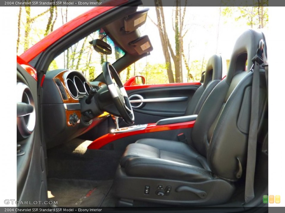 Ebony Interior Photo for the 2004 Chevrolet SSR  #63835131