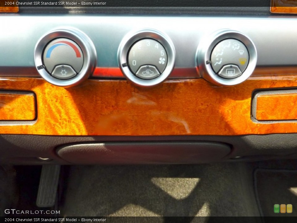 Ebony Interior Controls for the 2004 Chevrolet SSR  #63835170