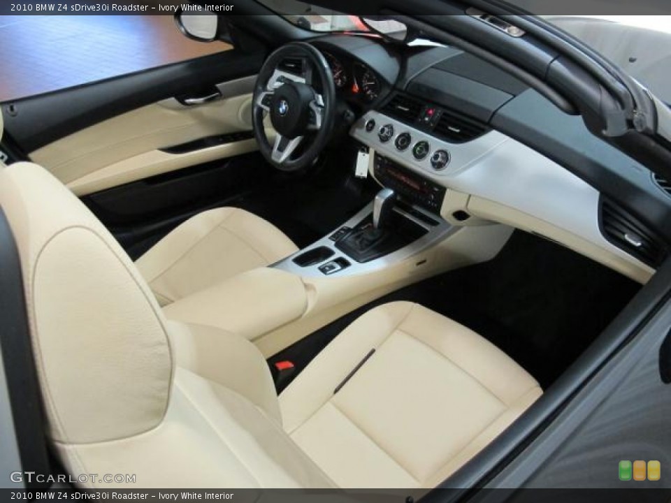Ivory White Interior Photo for the 2010 BMW Z4 sDrive30i Roadster #63868151