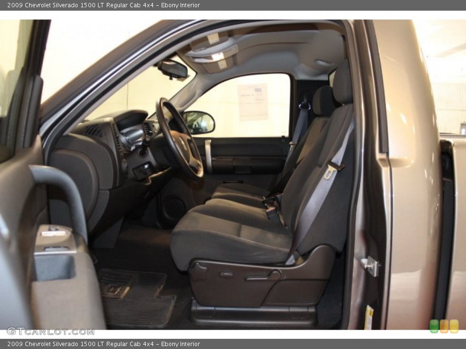 Ebony Interior Photo for the 2009 Chevrolet Silverado 1500 LT Regular Cab 4x4 #63886570