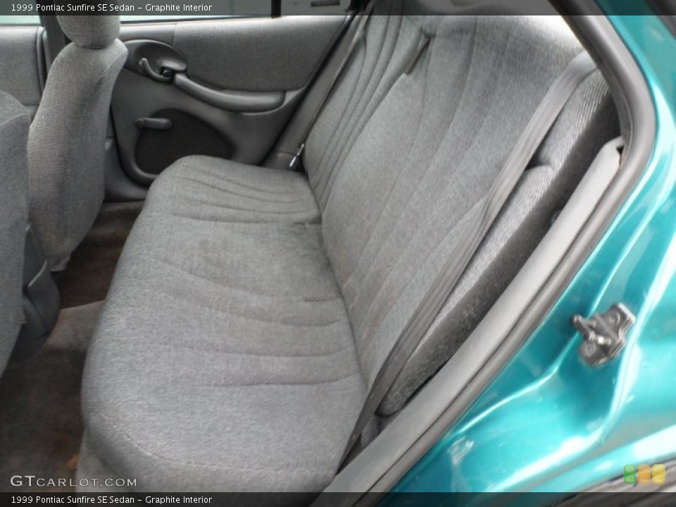 Graphite Interior Photo for the 1999 Pontiac Sunfire SE Sedan #63900461