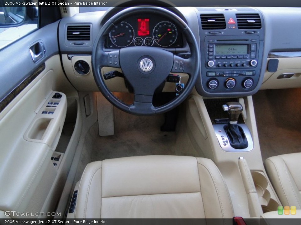 Pure Beige Interior Photo for the 2006 Volkswagen Jetta 2.0T Sedan #63907472