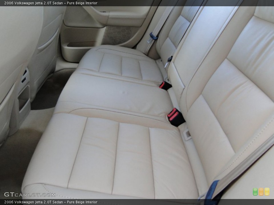 Pure Beige Interior Photo for the 2006 Volkswagen Jetta 2.0T Sedan #63907511