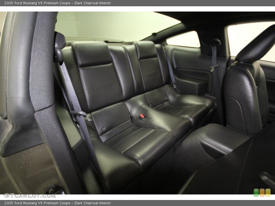 Dark Charcoal Interior Photo for the 2005 Ford Mustang V6 Premium Coupe #63920591