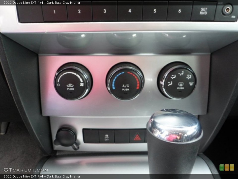 Dark Slate Gray Interior Controls for the 2011 Dodge Nitro SXT 4x4 #63965139