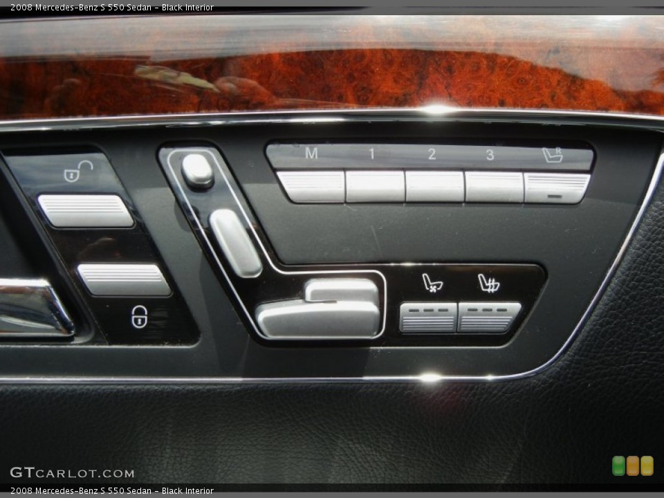 Black Interior Controls for the 2008 Mercedes-Benz S 550 Sedan #64004877