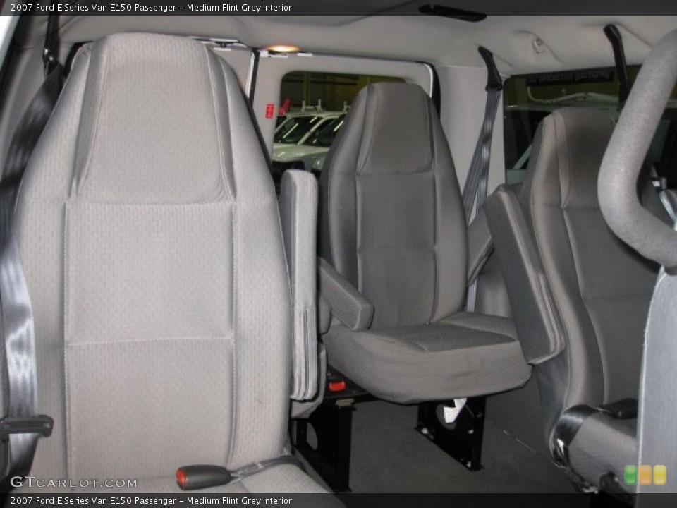 Medium Flint Grey Interior Photo for the 2007 Ford E Series Van E150 Passenger #64063199