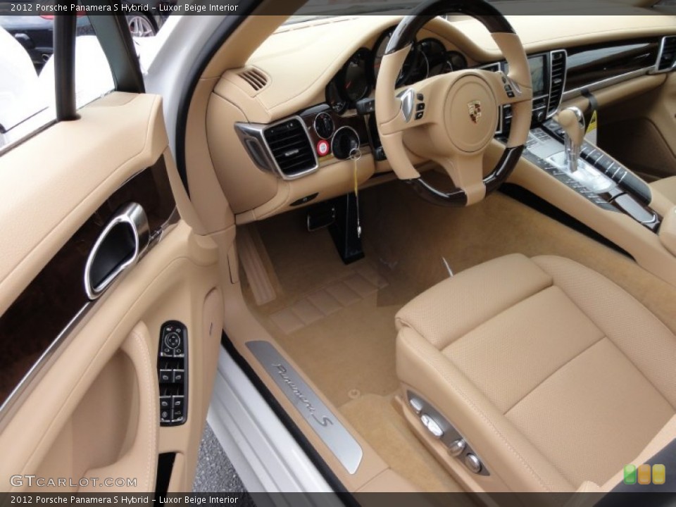 Luxor Beige Interior Photo for the 2012 Porsche Panamera S Hybrid #64074887