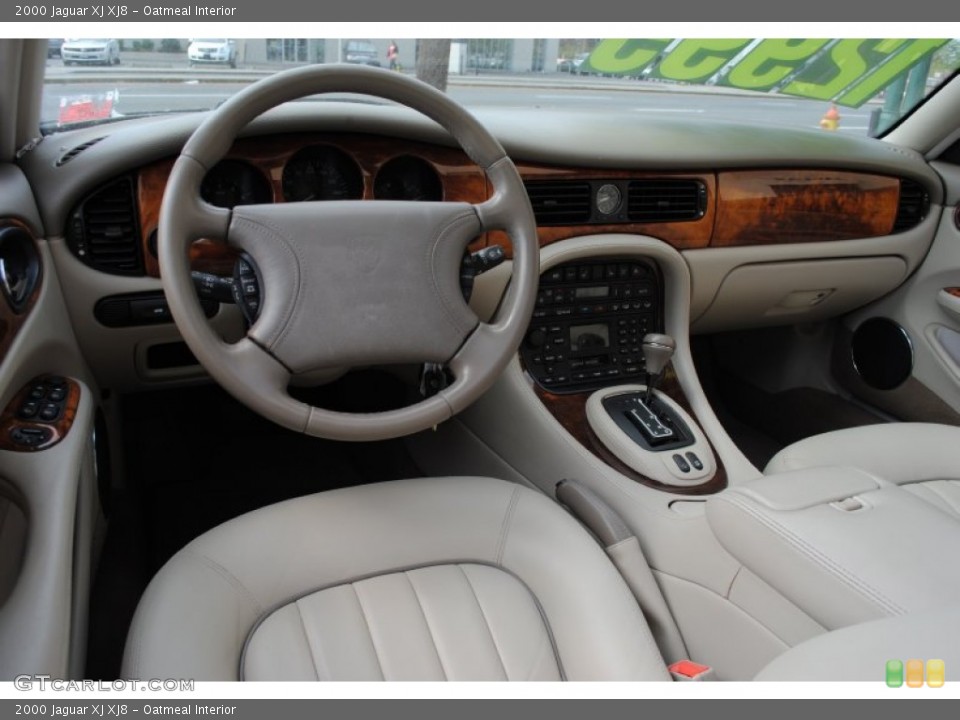 Oatmeal Interior Photo for the 2000 Jaguar XJ XJ8 #64121884
