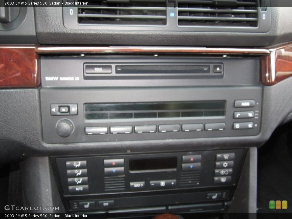 Black Interior Controls for the 2003 BMW 5 Series 530i Sedan #64164319