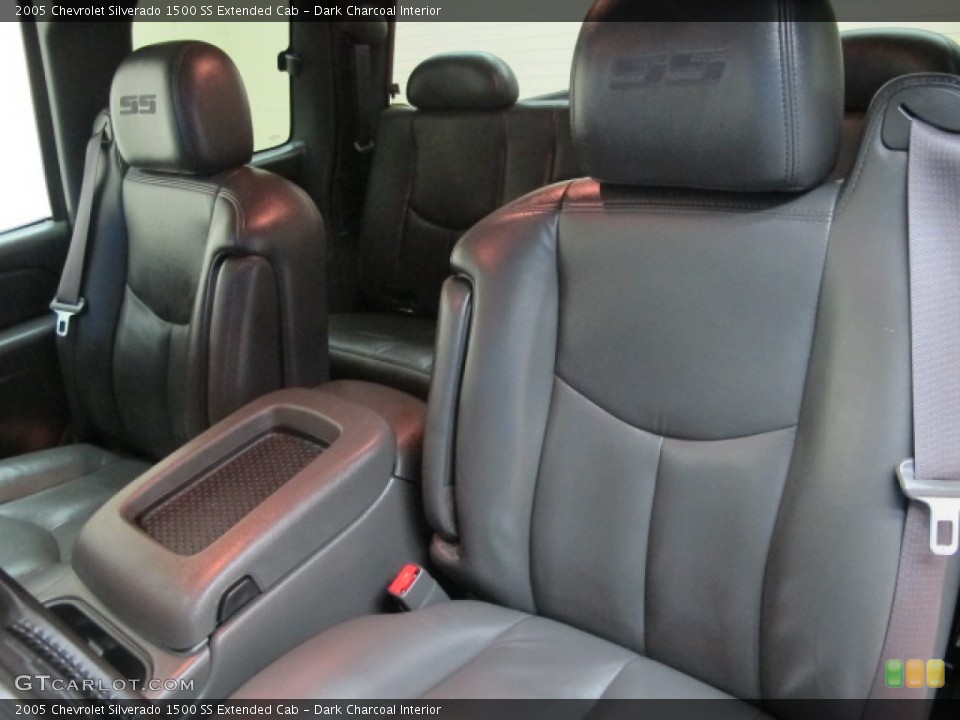 Dark Charcoal Interior Photo for the 2005 Chevrolet Silverado 1500 SS Extended Cab #64170289