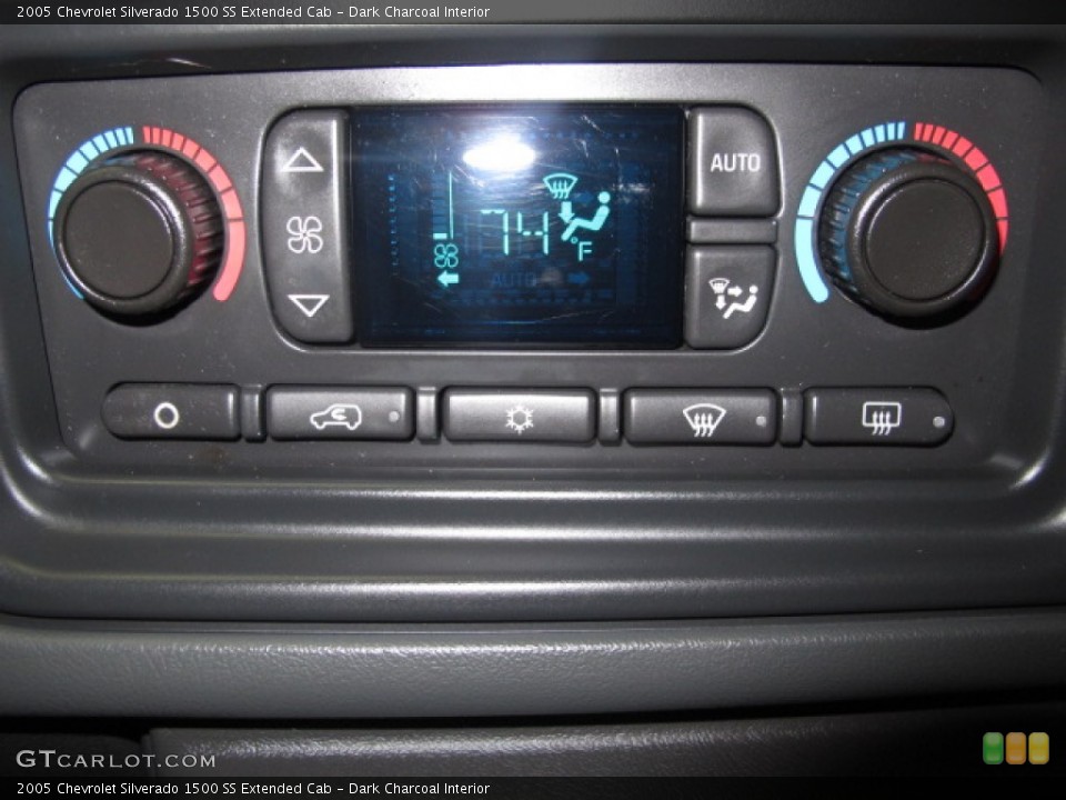 Dark Charcoal Interior Controls for the 2005 Chevrolet Silverado 1500 SS Extended Cab #64170407