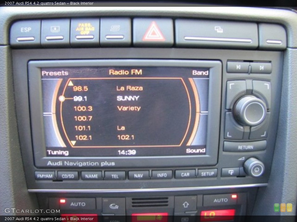 Black Interior Controls for the 2007 Audi RS4 4.2 quattro Sedan #64220961