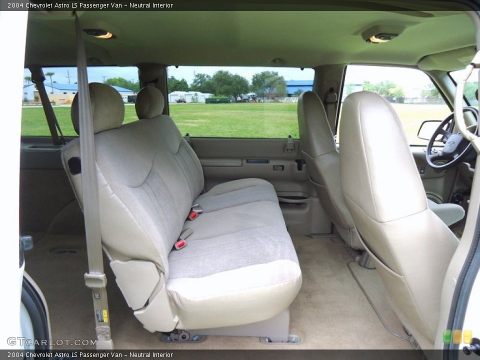 Neutral Interior Photo for the 2004 Chevrolet Astro LS Passenger Van #64222689