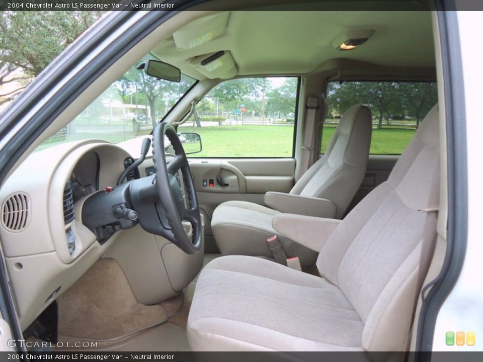 Neutral Interior Photo for the 2004 Chevrolet Astro LS Passenger Van #64222715