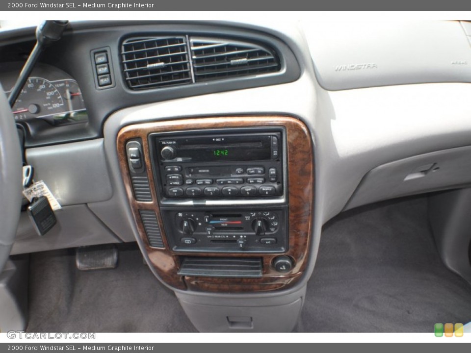 Medium Graphite Interior Controls for the 2000 Ford Windstar SEL #64234616