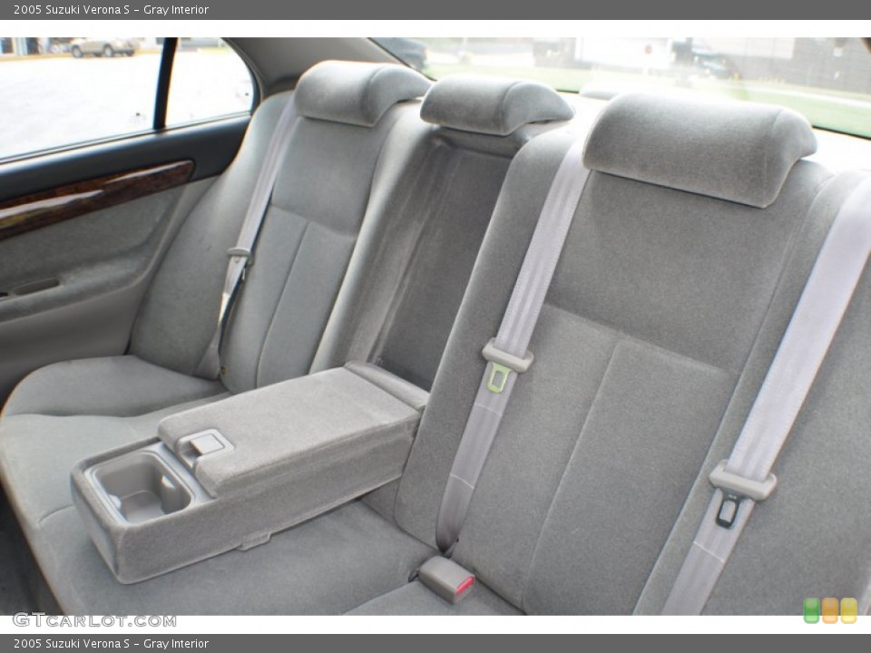 Gray Interior Photo for the 2005 Suzuki Verona S #64236343