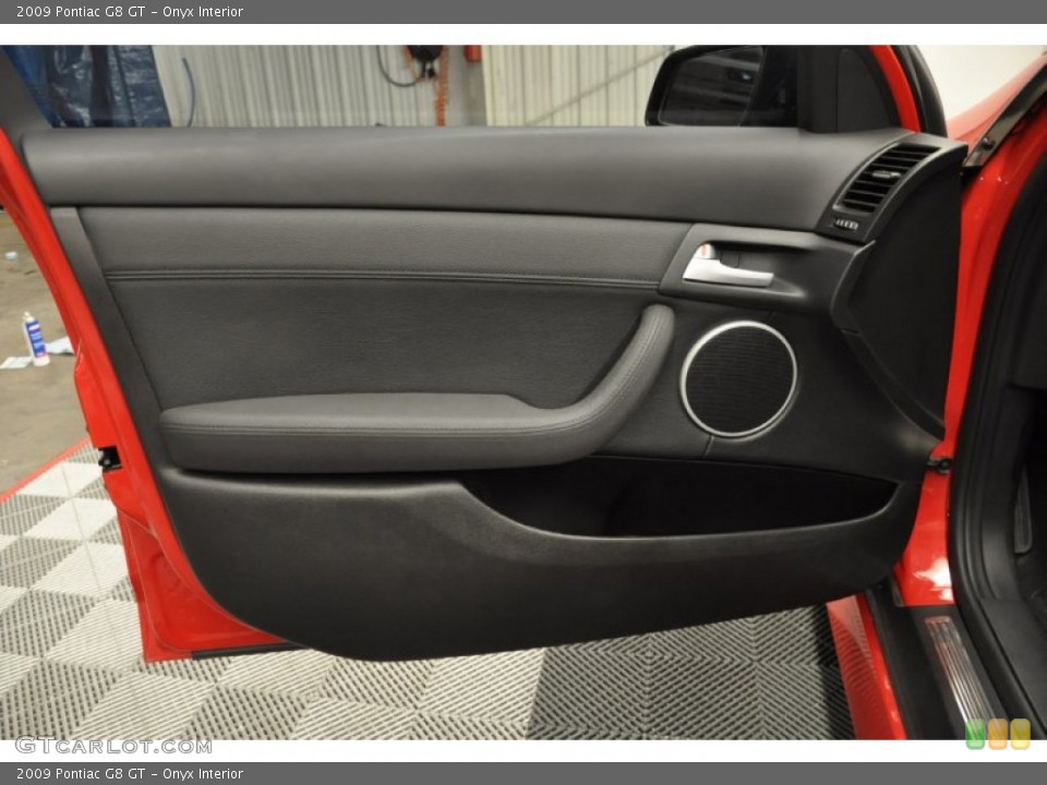 Onyx Interior Door Panel for the 2009 Pontiac G8 GT #64240529