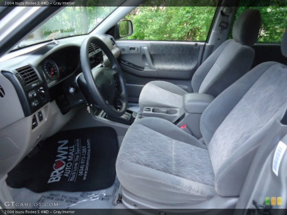Gray Interior Photo for the 2004 Isuzu Rodeo S 4WD #64269189