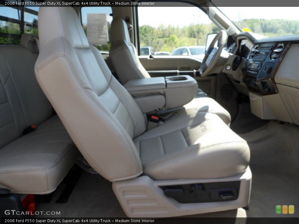 Medium Stone Interior Photo for the 2008 Ford F550 Super Duty XL SuperCab 4x4 Utility Truck #64280942