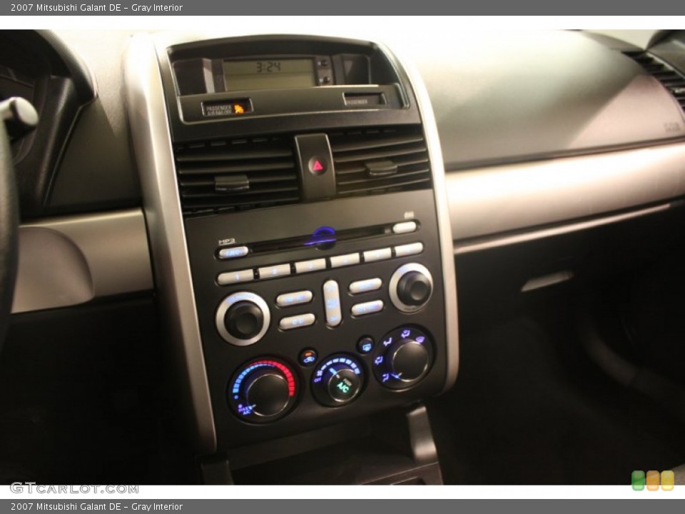 Gray Interior Controls for the 2007 Mitsubishi Galant DE #64282904