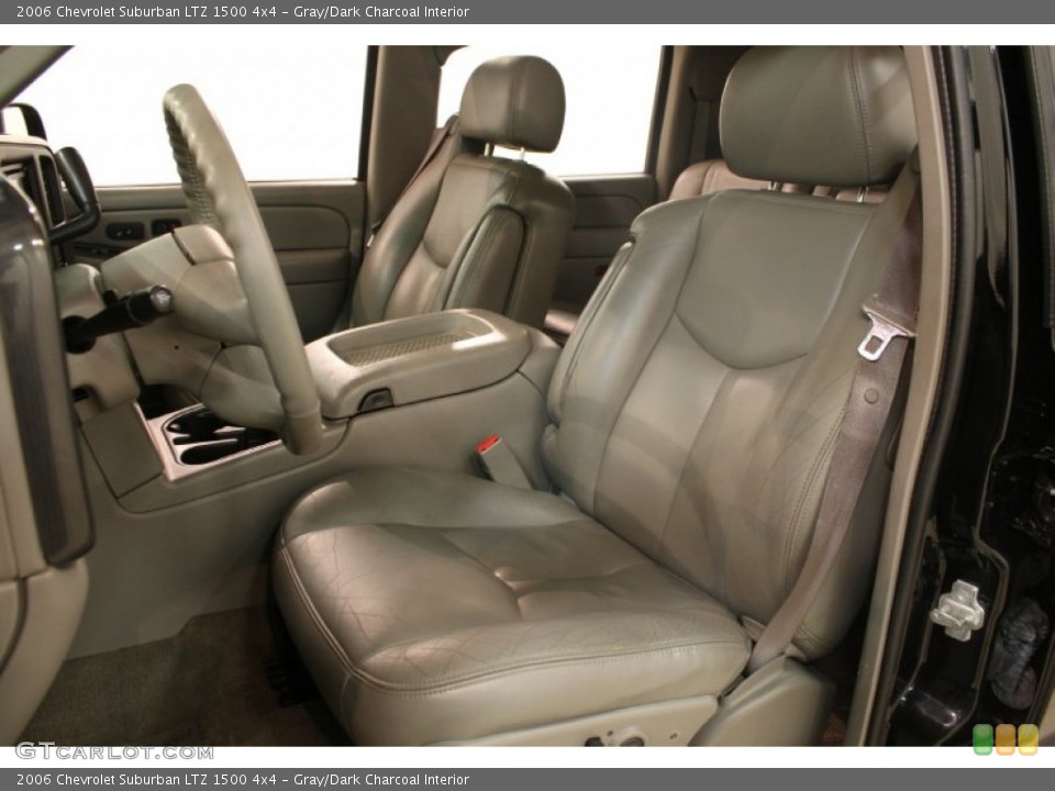 Gray/Dark Charcoal Interior Photo for the 2006 Chevrolet Suburban LTZ 1500 4x4 #64284890