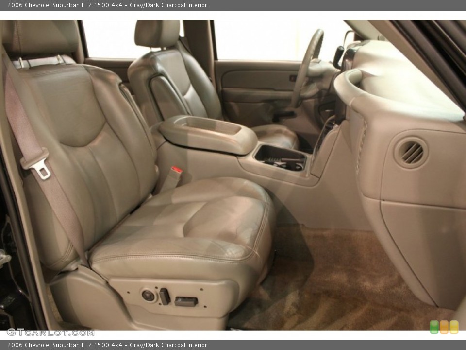 Gray/Dark Charcoal Interior Photo for the 2006 Chevrolet Suburban LTZ 1500 4x4 #64284969