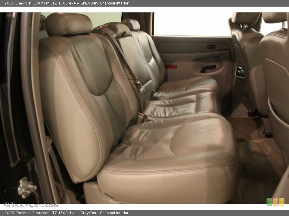 Gray/Dark Charcoal Interior Photo for the 2006 Chevrolet Suburban LTZ 1500 4x4 #64284977