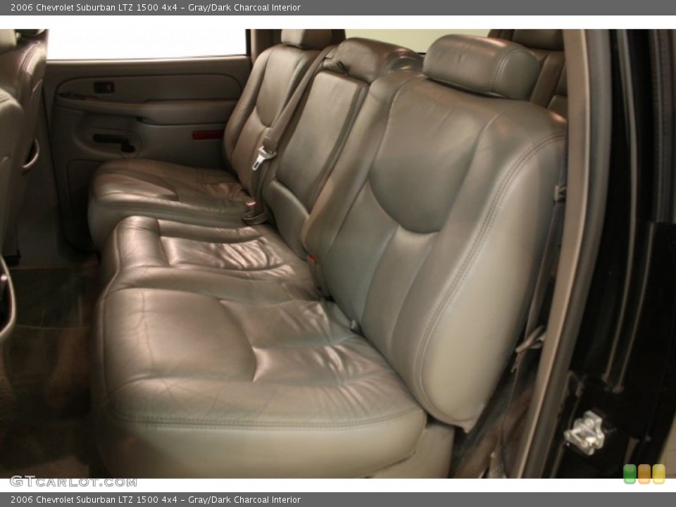 Gray/Dark Charcoal Interior Photo for the 2006 Chevrolet Suburban LTZ 1500 4x4 #64284983