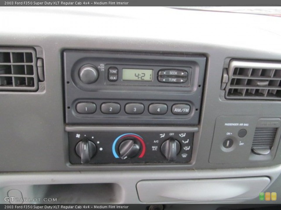 Medium Flint Interior Controls for the 2003 Ford F350 Super Duty XLT Regular Cab 4x4 #64331354