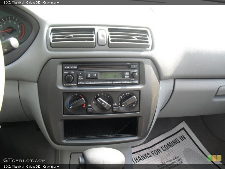 Gray Interior Controls for the 2002 Mitsubishi Galant DE #64343852