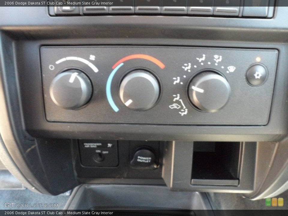 Medium Slate Gray Interior Controls for the 2006 Dodge Dakota ST Club Cab #64348504