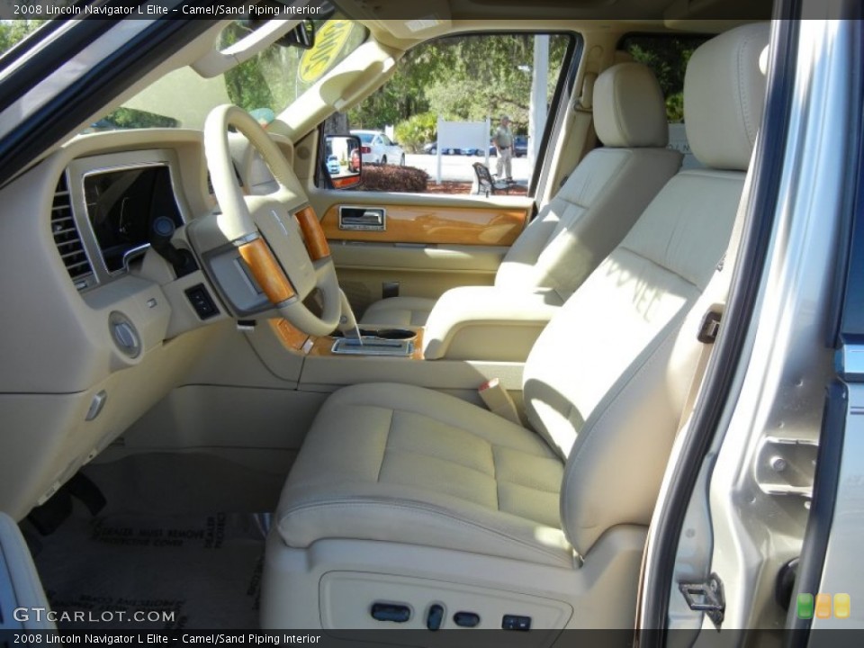 Camel/Sand Piping Interior Photo for the 2008 Lincoln Navigator L Elite #64366384