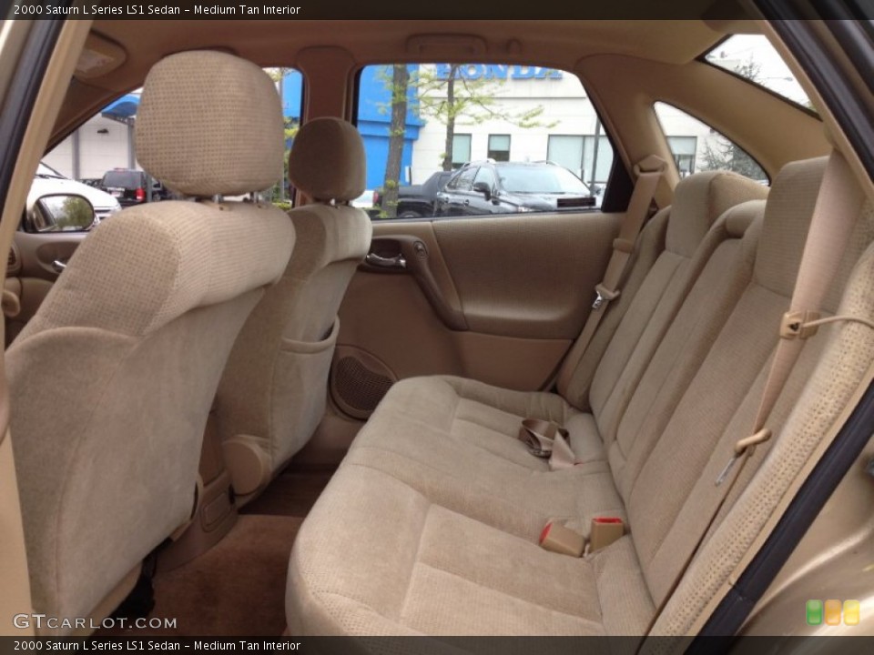 Medium Tan Interior Rear Seat for the 2000 Saturn L Series LS1 Sedan #64371056